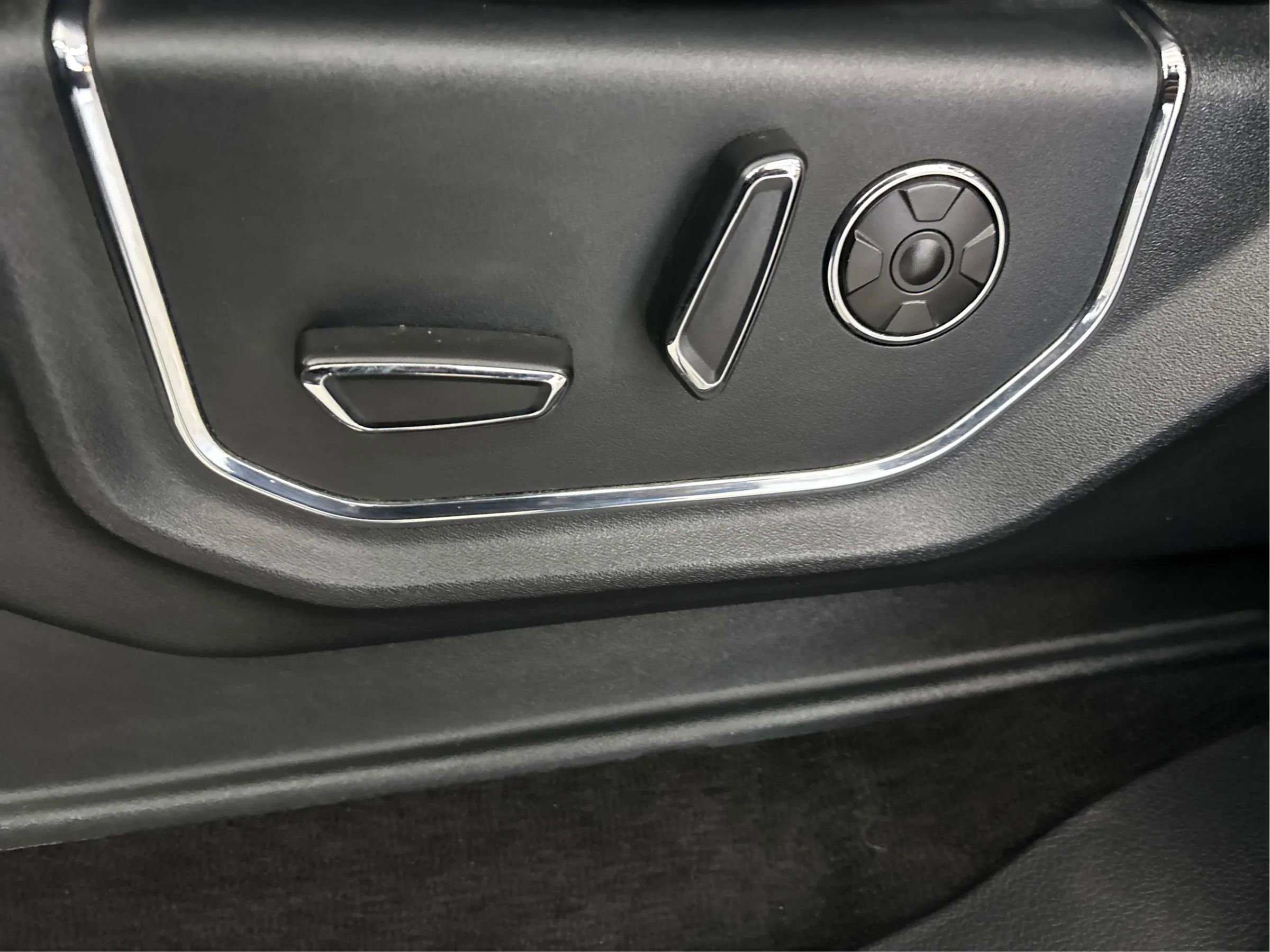 Used 2019 Ford Expedition Max Platinum image 23