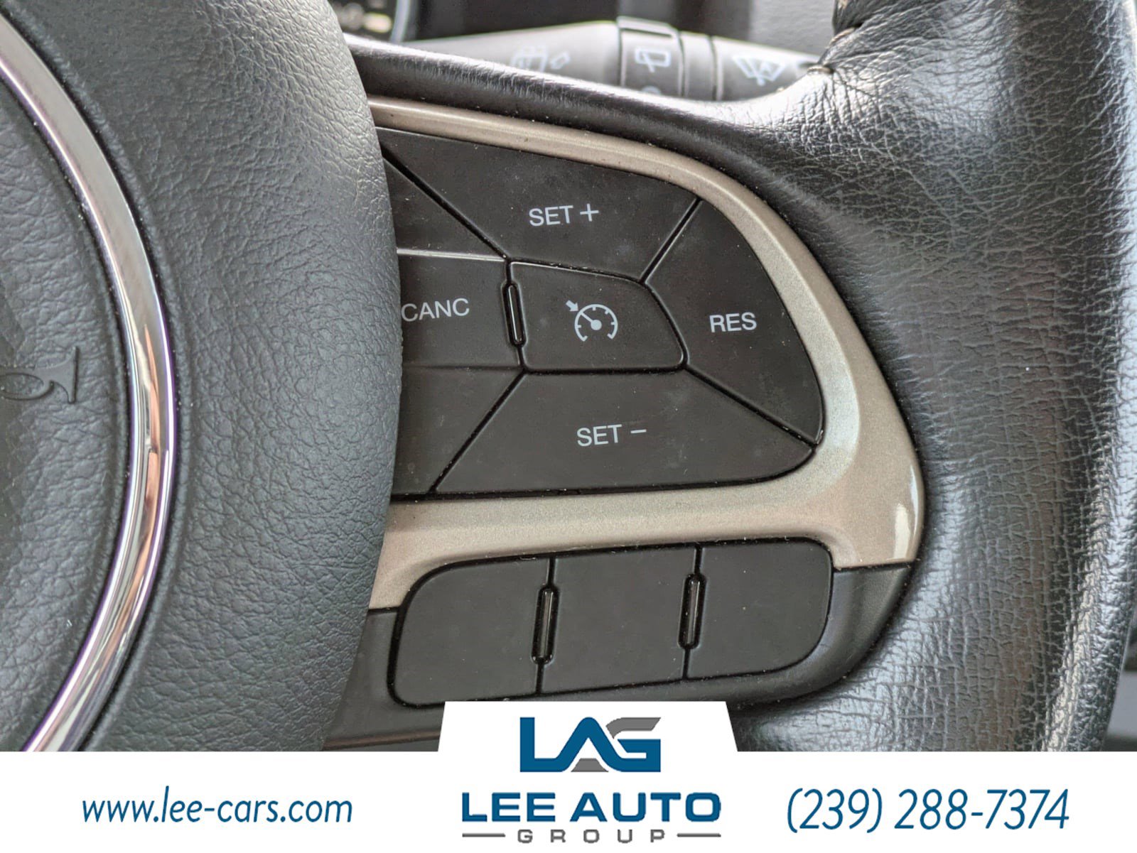 Used 2017 Jeep Renegade Limited AWD/4WD image 21