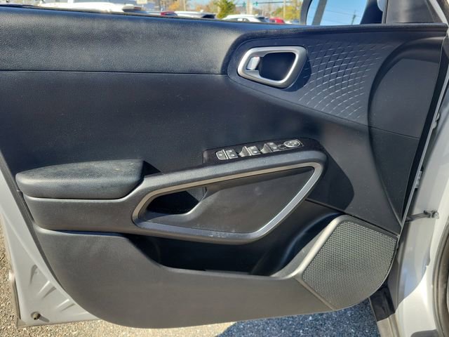 Used 2021 Kia Soul S image 17