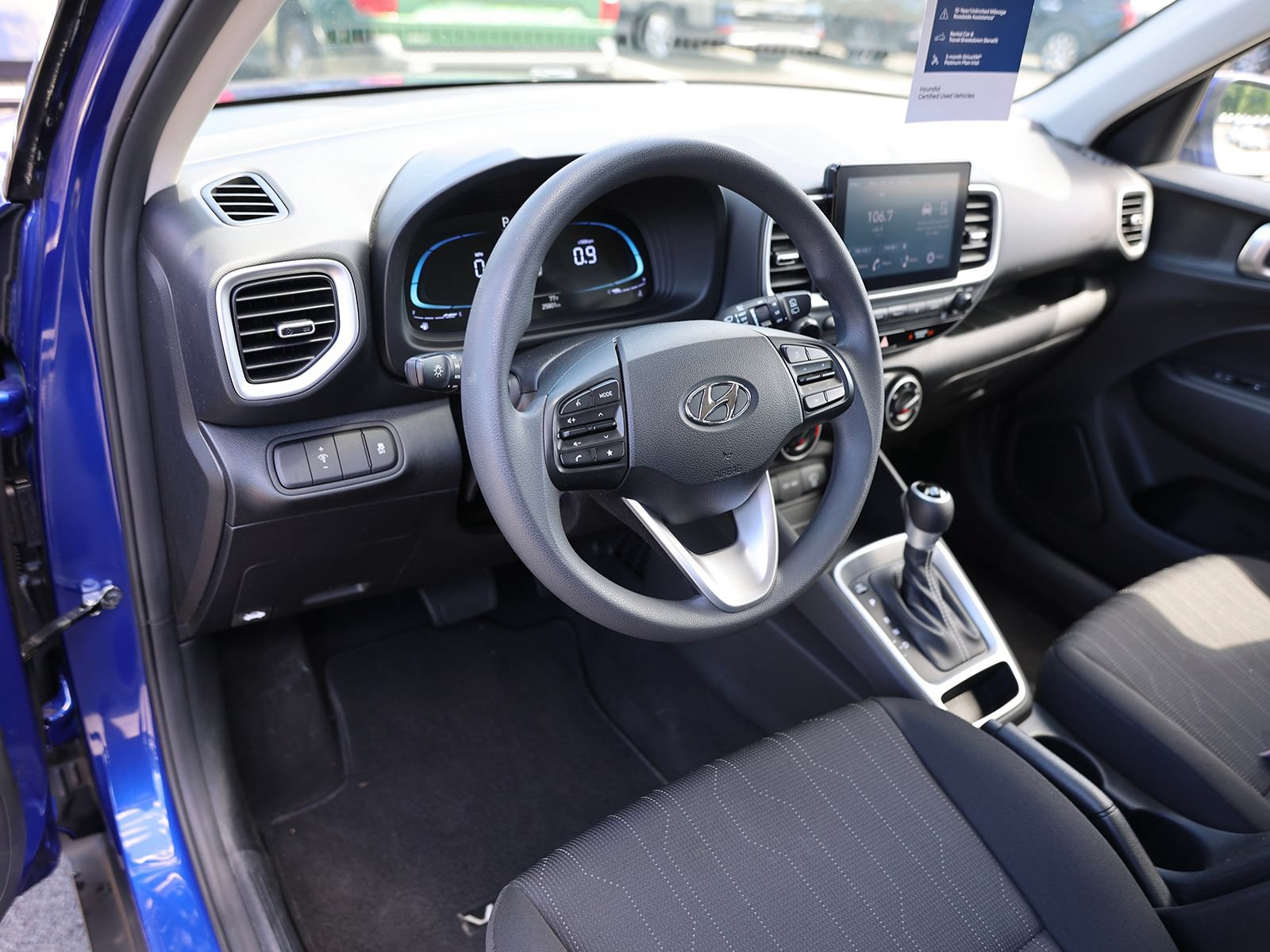 Used 2023 Hyundai Venue SE FWD image 12