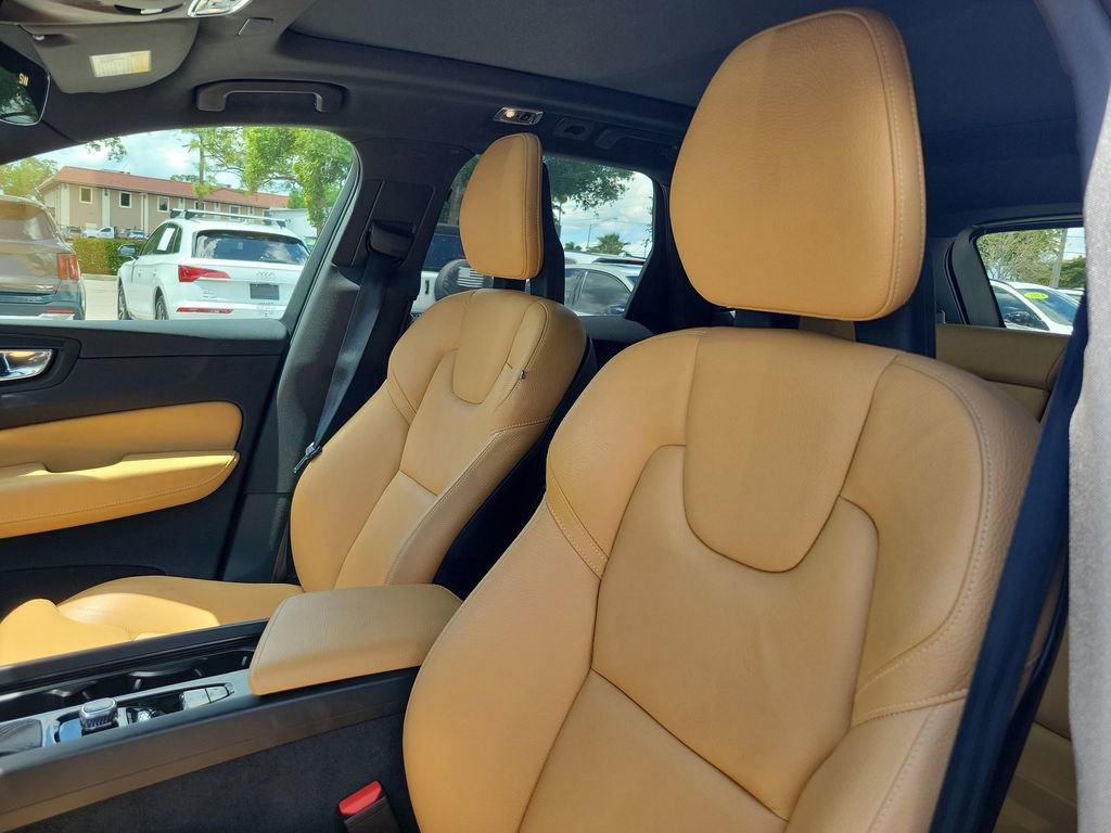 Used 2018 Volvo XC60 T5 Inscription w/ Convenience Package image 22