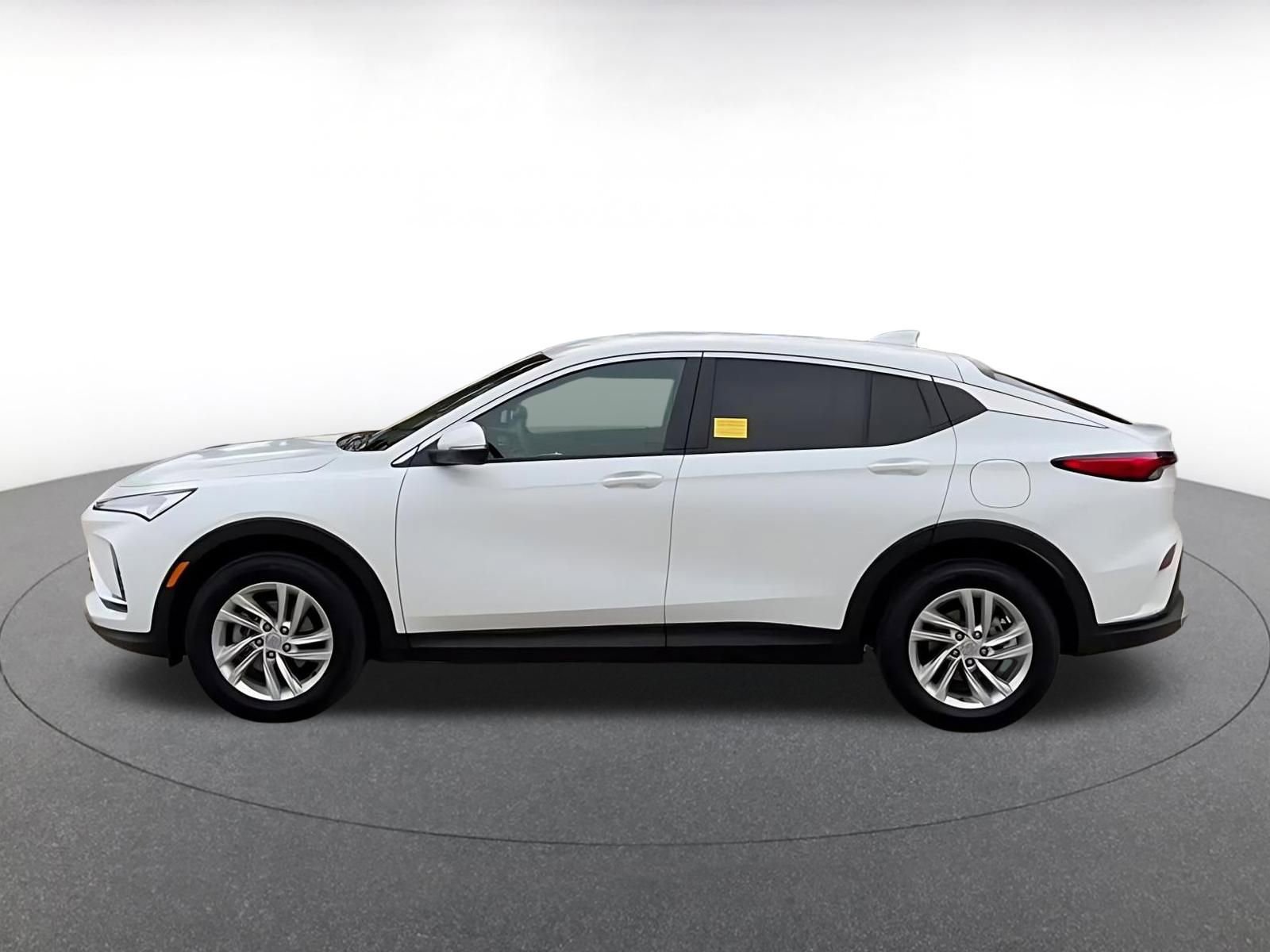 Used 2025 Buick Envista Preferred image 10