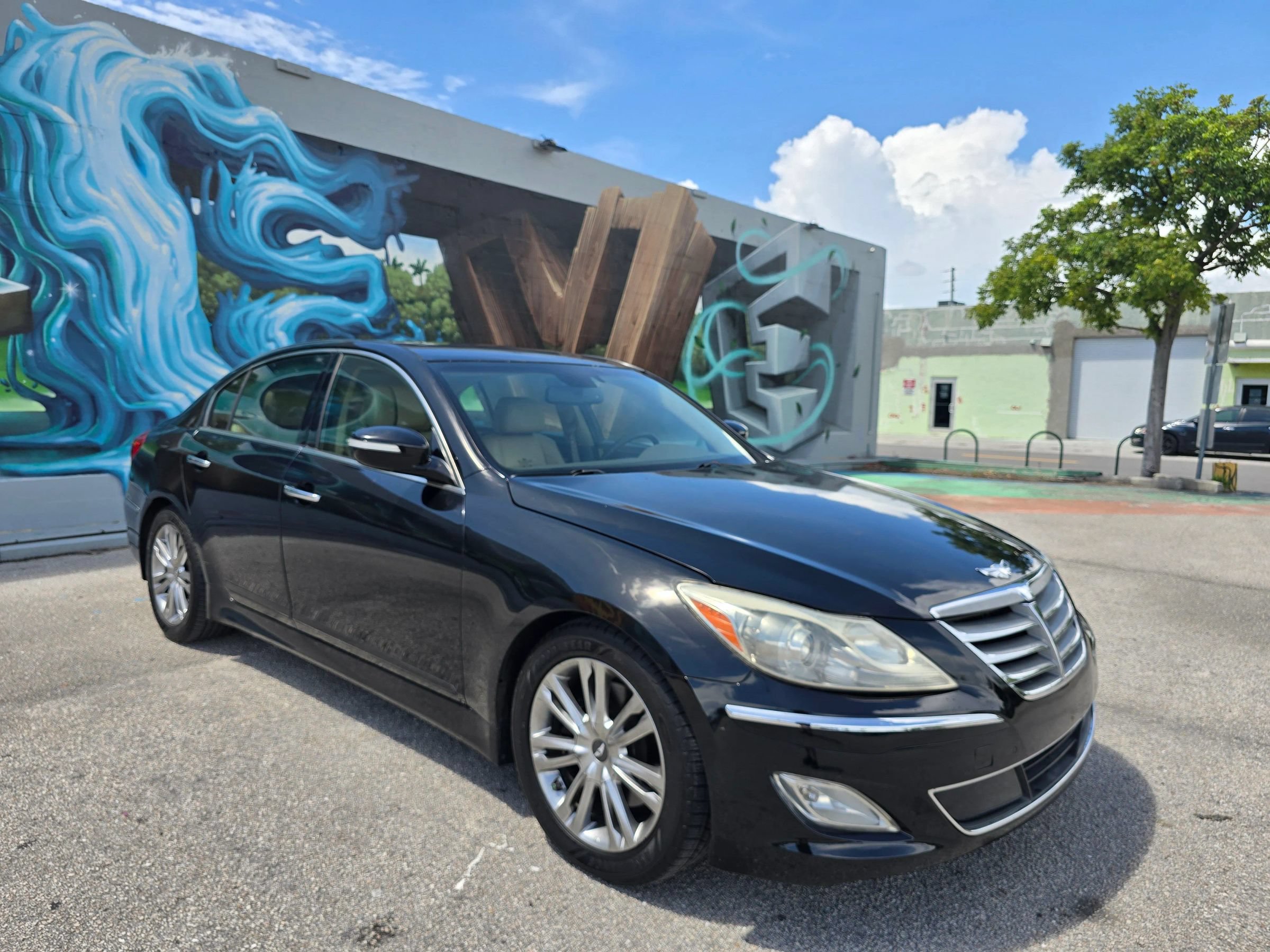 Used 2013 Hyundai Genesis 3.8 w/ Technology Pkg RWD image 6