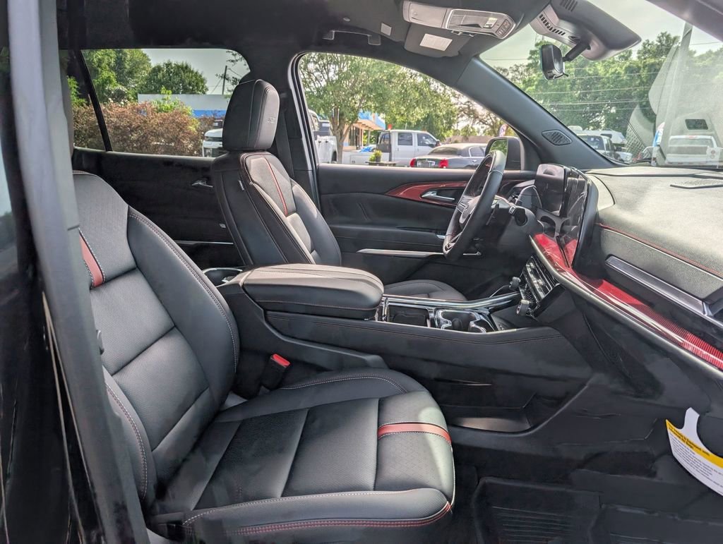 New 2026 Chevrolet Traverse RS w/ LPO, Floor Liner Package FWD image 29