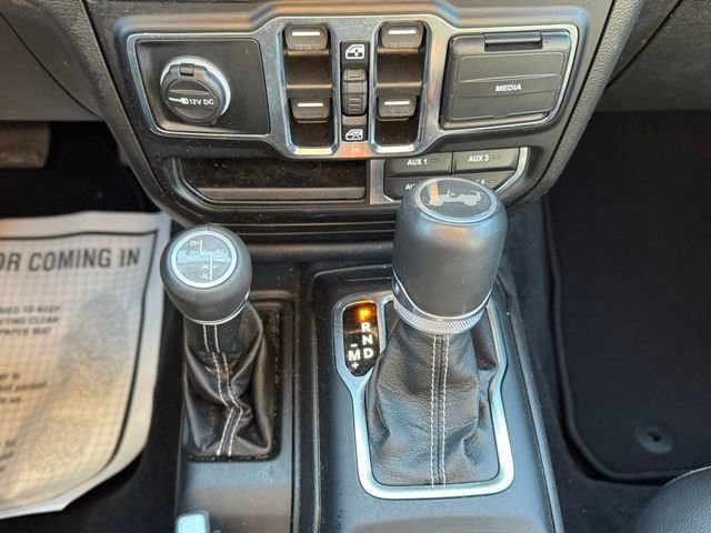 Used 2021 Jeep Wrangler Unlimited Sahara w/ Cold Weather Group image 19