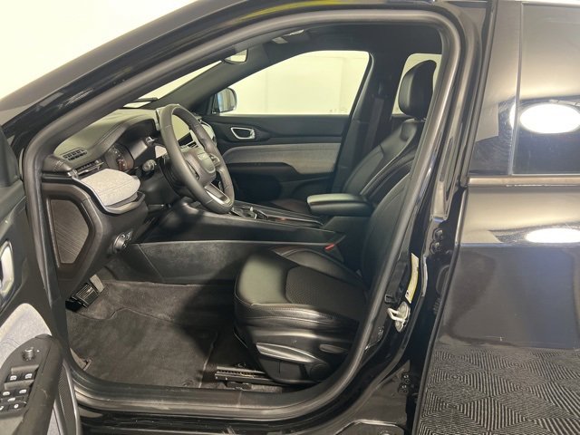 Certified 2024 Jeep Compass Latitude image 11