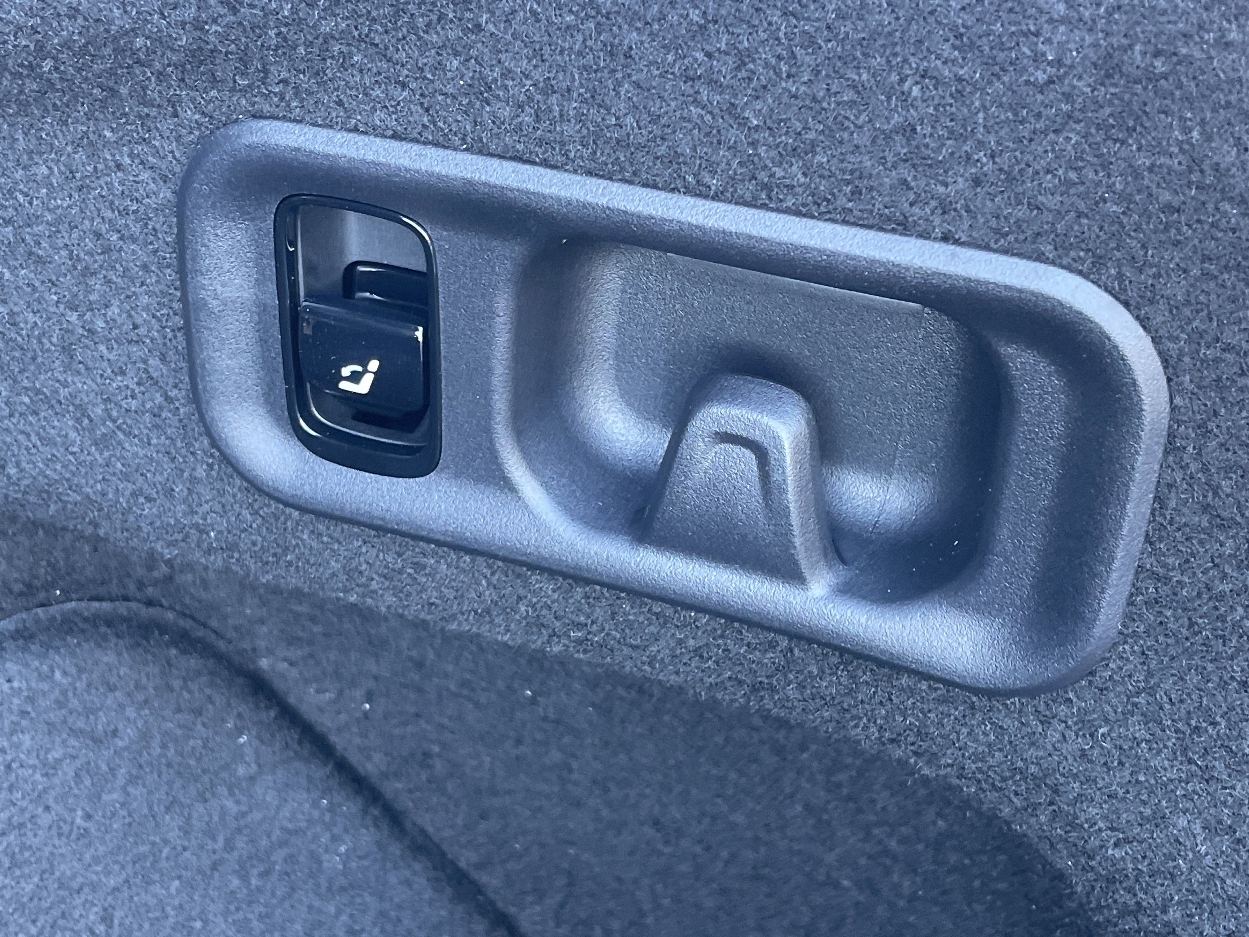 New 2026 Mercedes-Benz E 450 4MATIC Sedan image 11