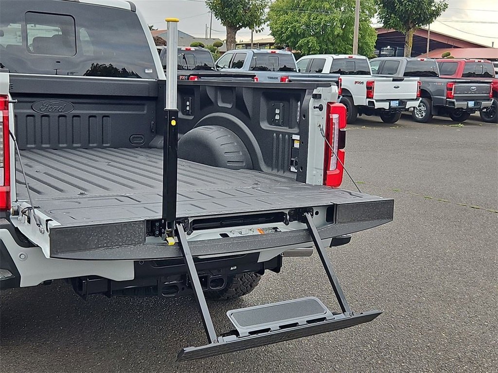 New 2026 Ford F250 Platinum image 38
