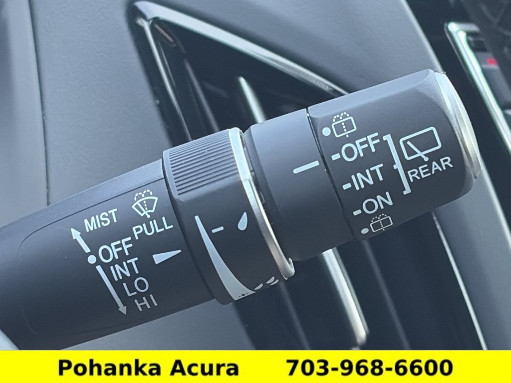 Used 2025 Acura RDX SH-AWD image 11