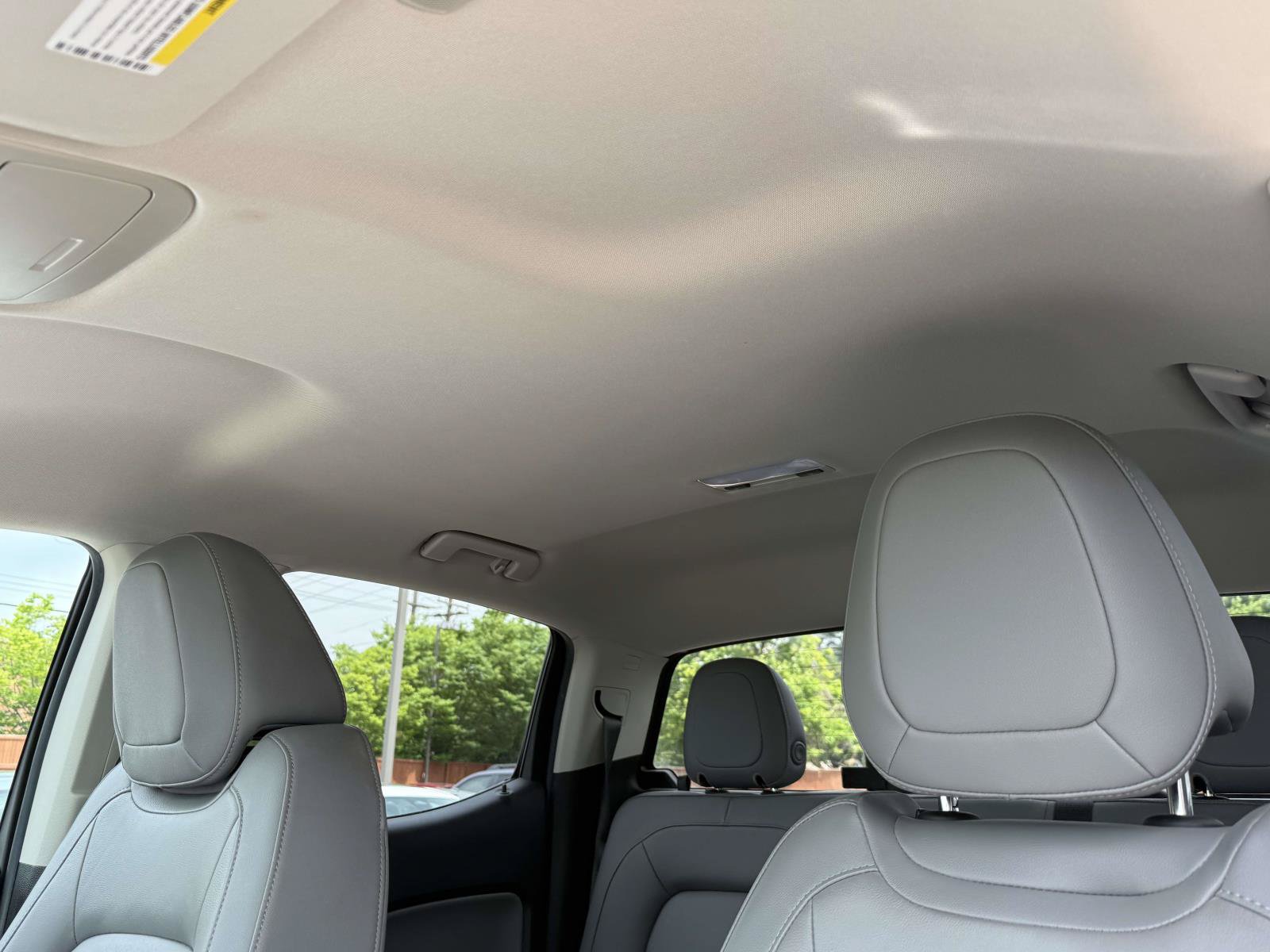 Used 2018 Chevrolet Colorado LT w/ Luxury Package, Chrome AWD/4WD image 3