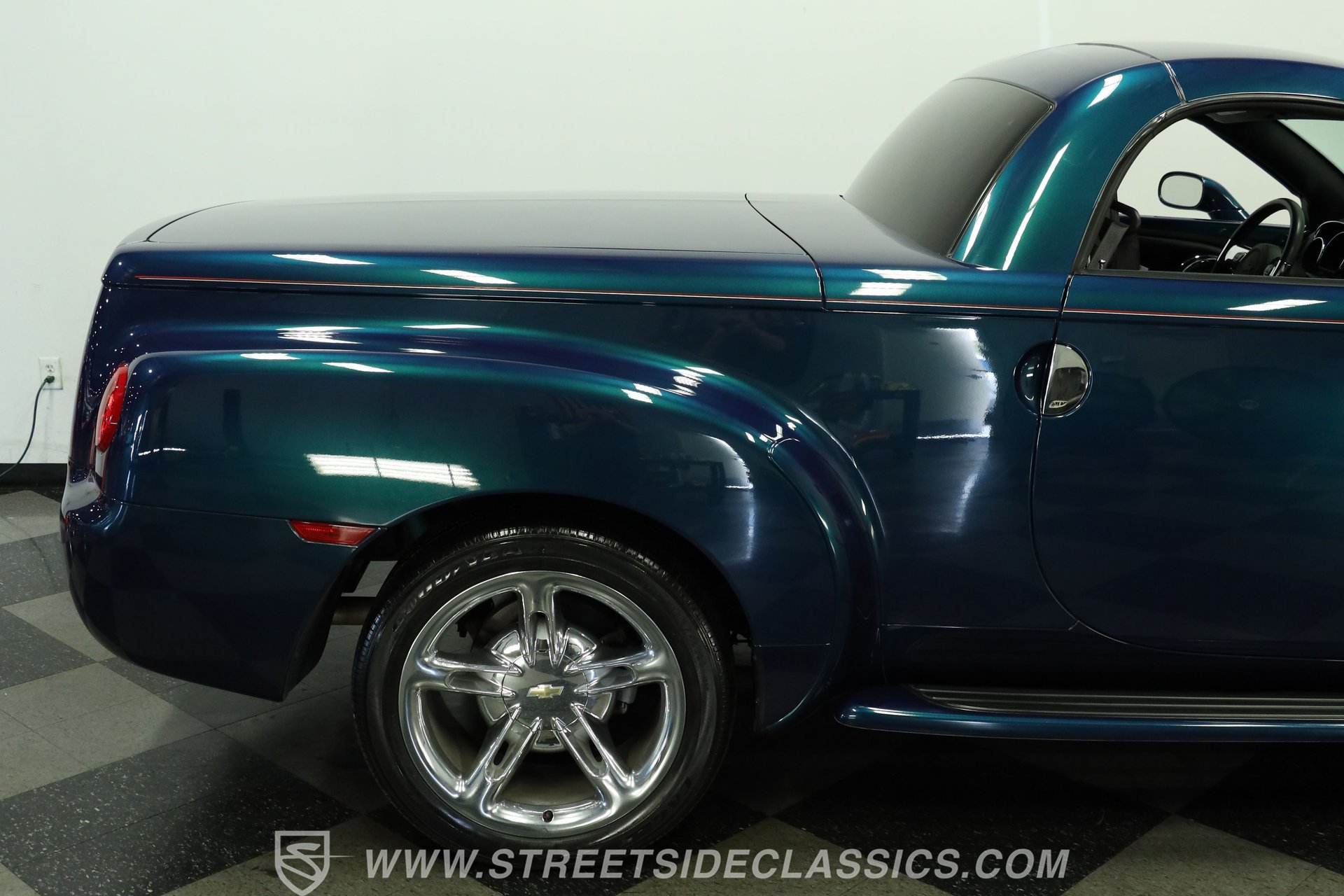 Used 2006 Chevrolet SSR w/ Preferred Equipment Group RWD image 28