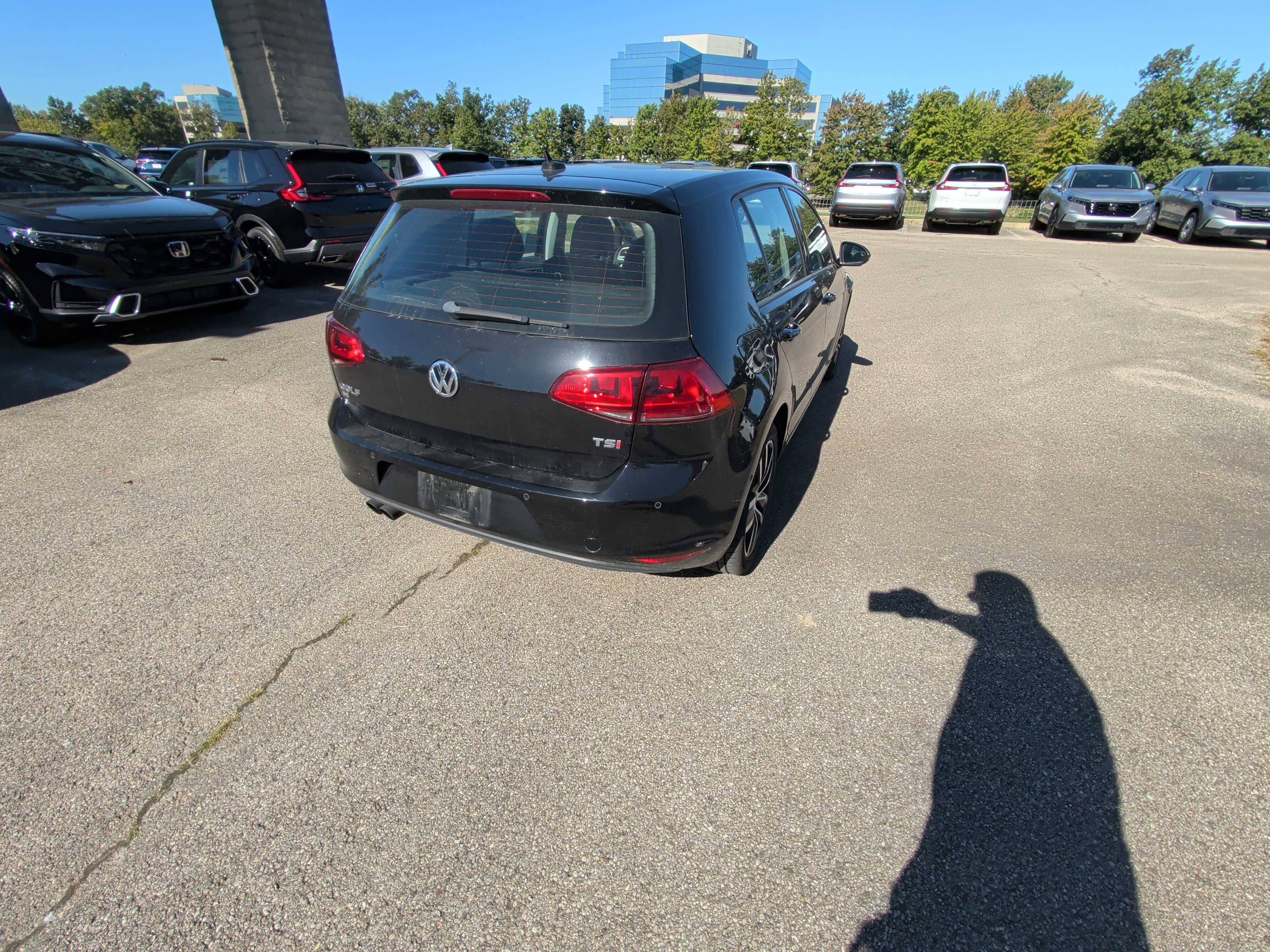 Used 2016 Volkswagen Golf S FWD image 26