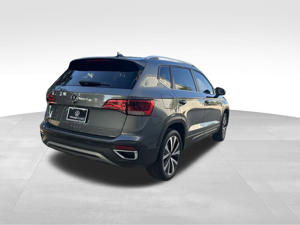 Used 2023 Volkswagen Taos SE image 5