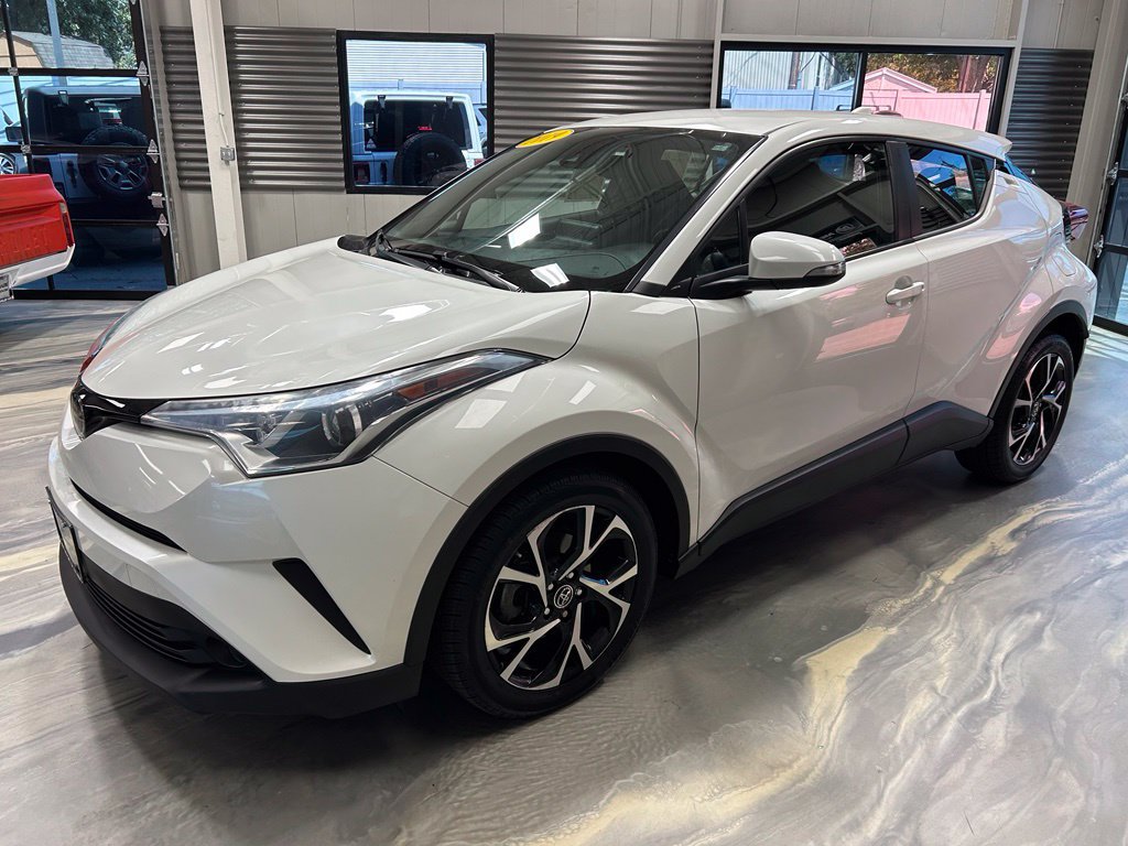Used 2019 Toyota C-HR XLE FWD image 34