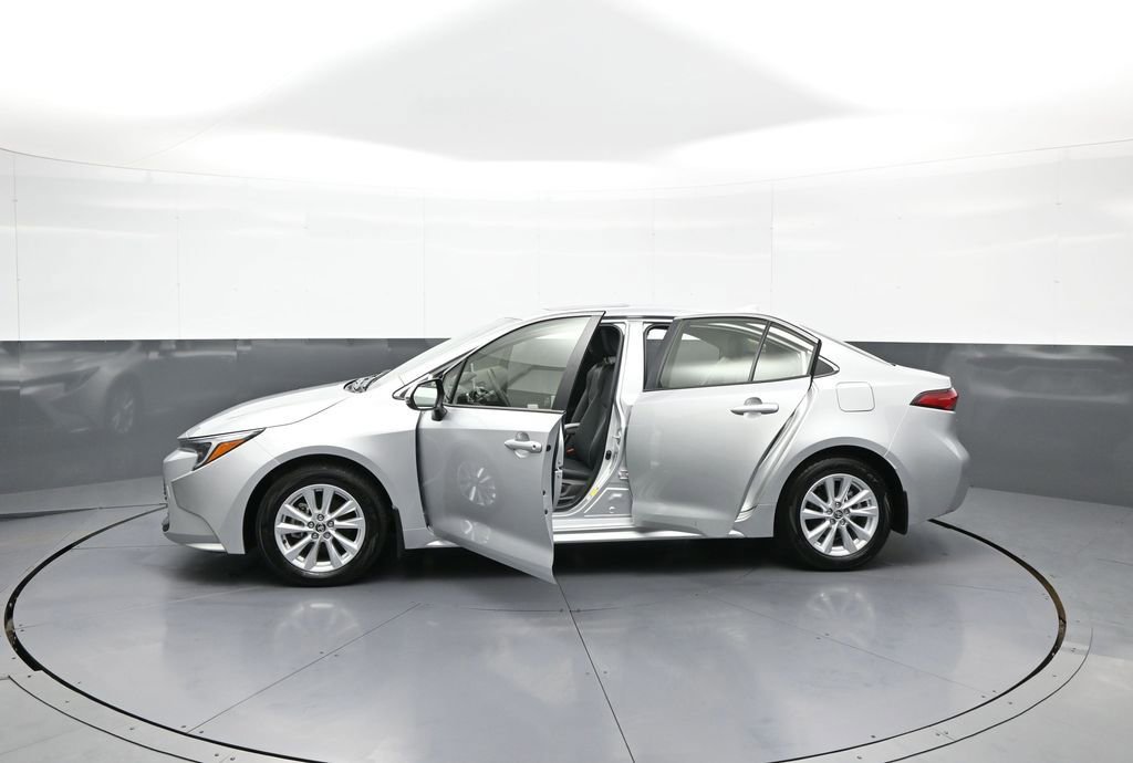 Certified 2025 Toyota Corolla XLE image 42