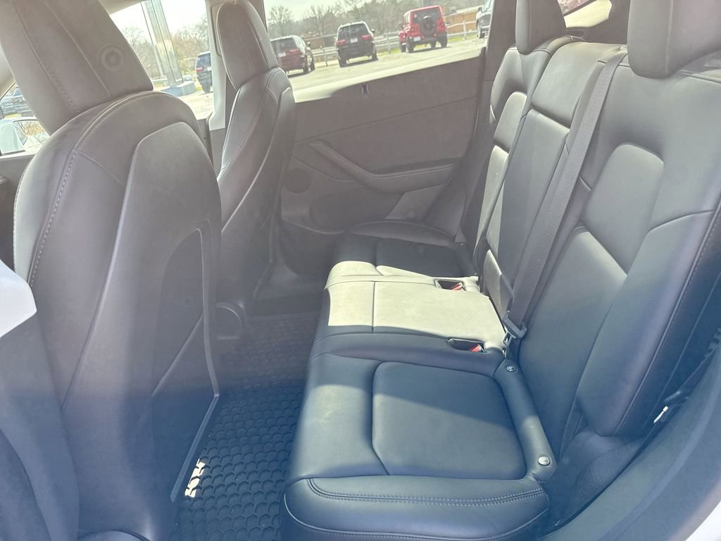 Used 2022 Tesla Model Y Performance image 23