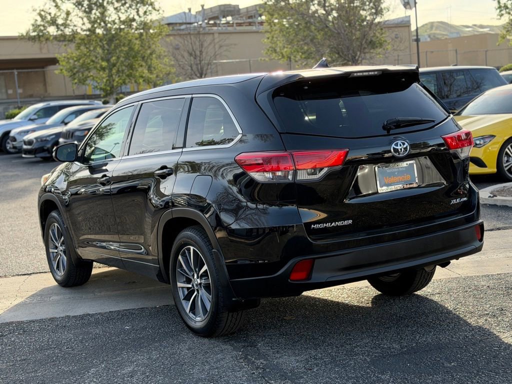 Used 2017 Toyota Highlander XLE image 10