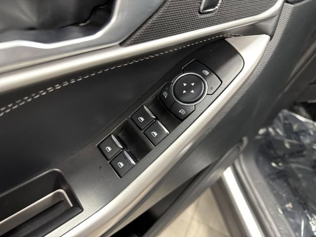 Used 2023 Ford Explorer XLT image 29