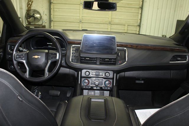 Used 2022 Chevrolet Suburban Premier image 11