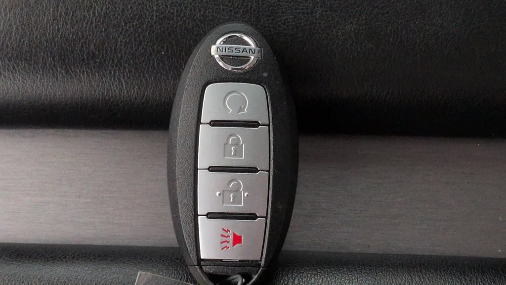 Used 2022 Nissan Murano SV w/ SV Midnight Edition Package FWD image 22