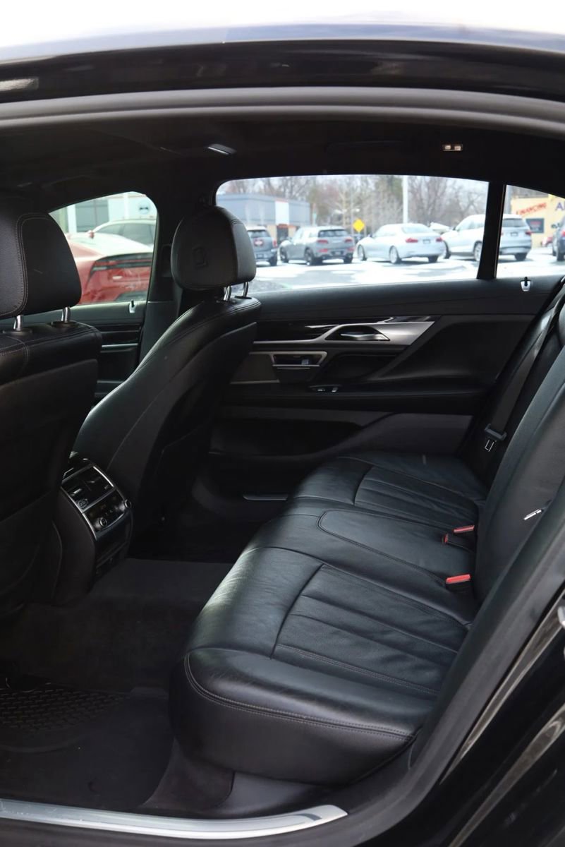 Used 2019 BMW 740i 740i Sedan 4D w/ M Sport Package image 34