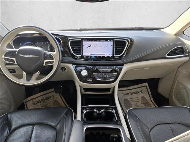 Used 2021 Chrysler Pacifica Limited image 16