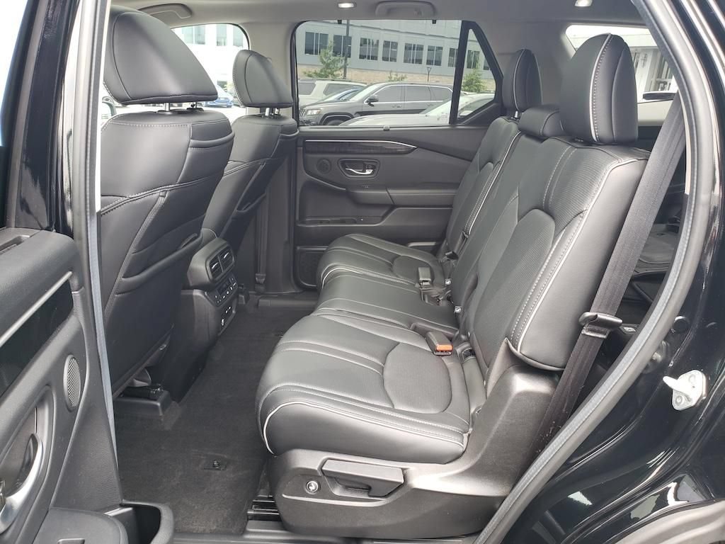 Used 2025 Honda Pilot Elite image 33