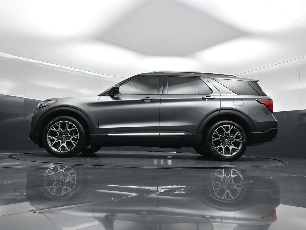 Certified 2025 Ford Explorer Platinum w/ Ultimate Package AWD/4WD image 54