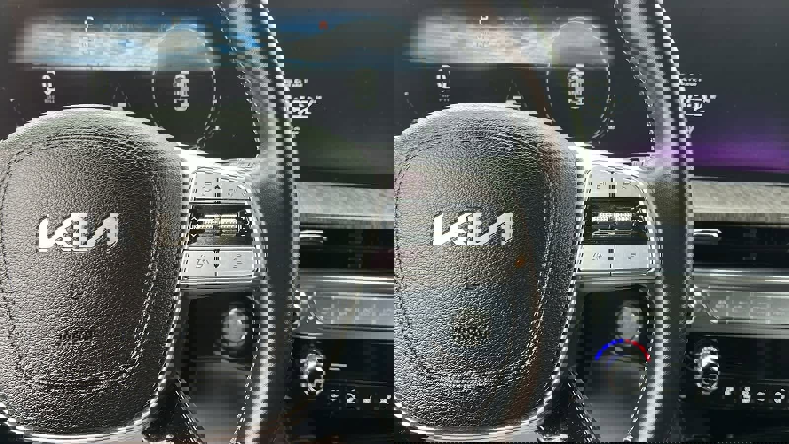 Used 2024 Kia Telluride SX Prestige w/ Towing Package image 14