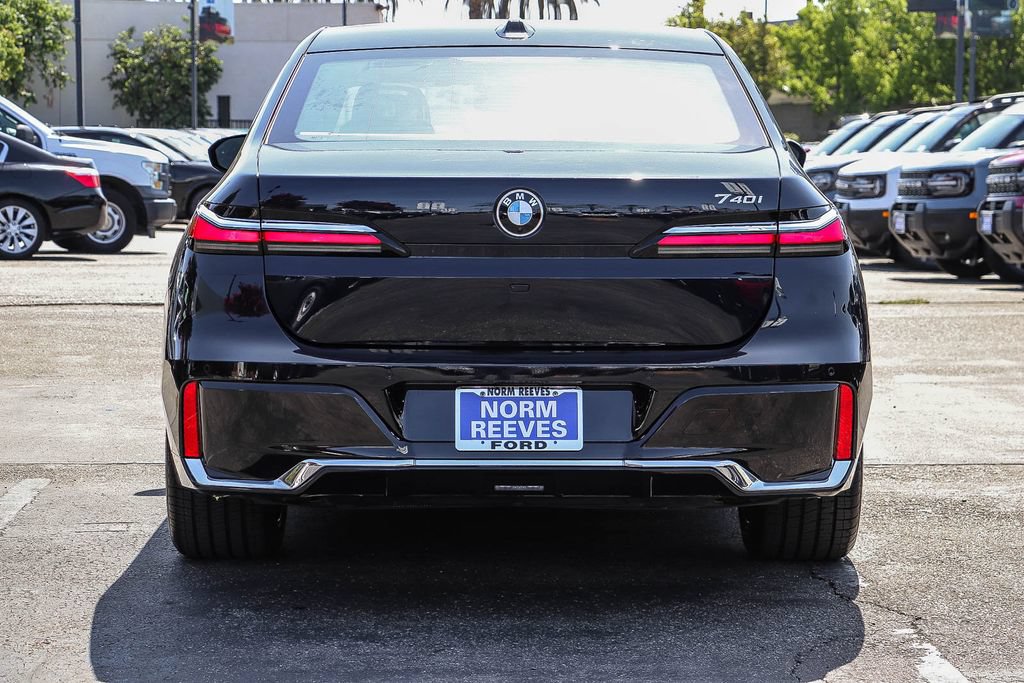 Used 2024 BMW 740i RWD image 8