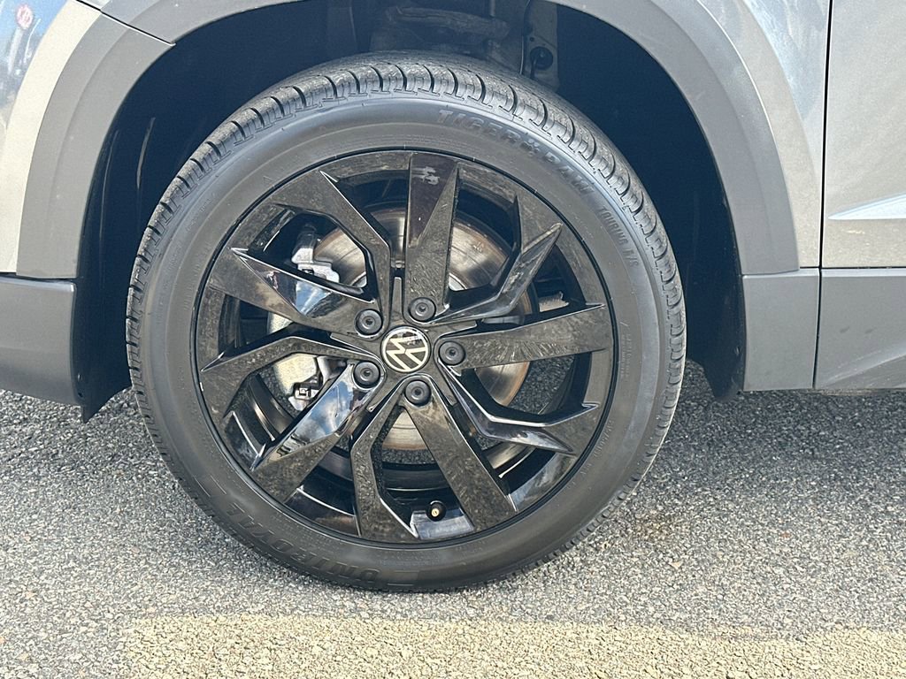 Used 2024 Volkswagen Taos SE image 11