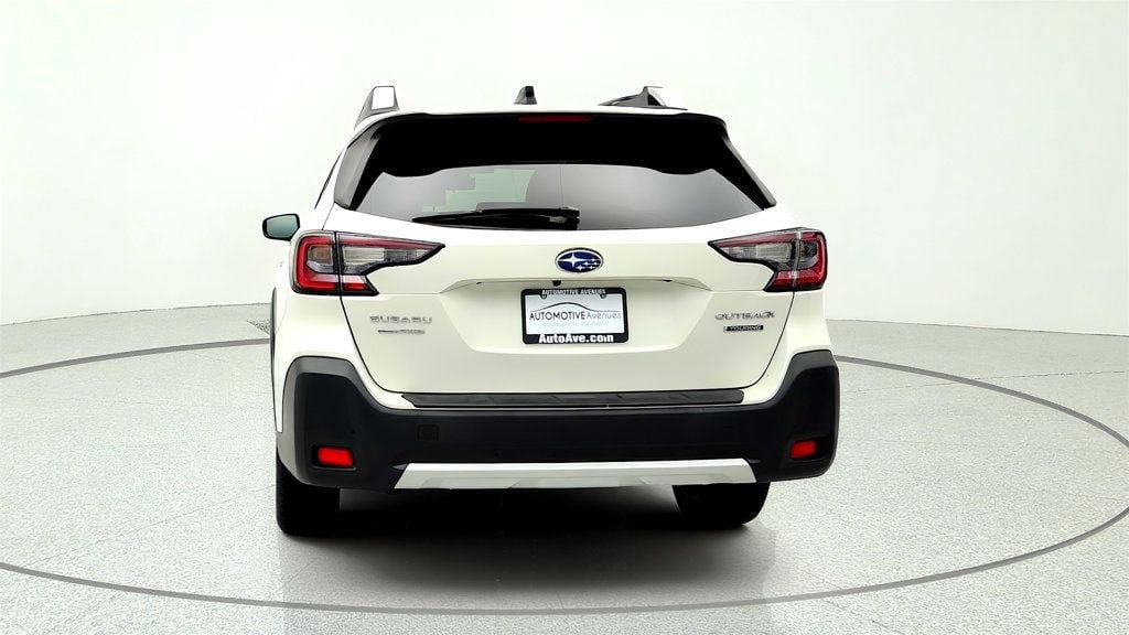 Used 2023 Subaru Outback Touring AWD/4WD image 6