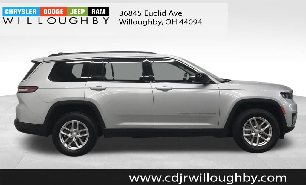 Used 2023 Jeep Grand Cherokee L Laredo image 4