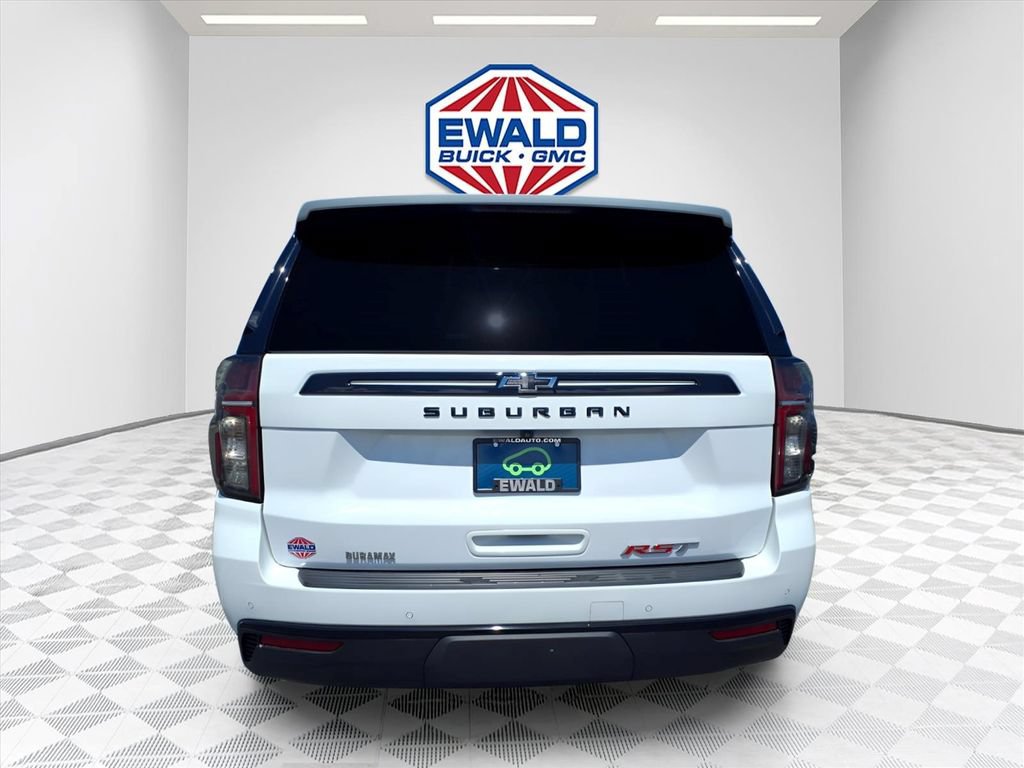 Certified 2023 Chevrolet Suburban RST w/ Luxury Package AWD/4WD image 8
