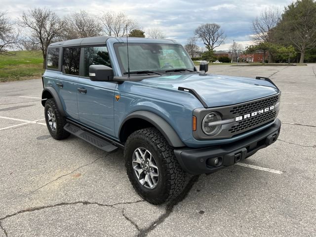 Used 2025 Ford Bronco Badlands image 1