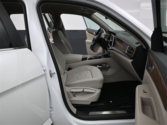 New 2026 Volkswagen Atlas SE image 14