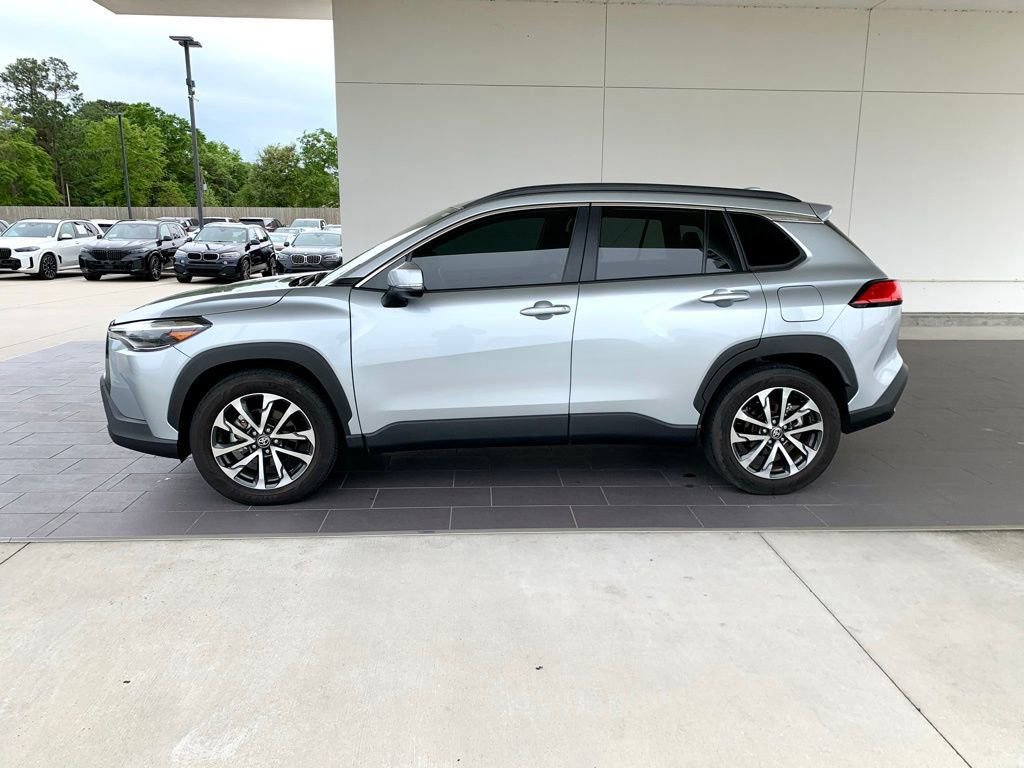 Used 2023 Toyota Corolla Cross XLE w/ Convenience Package image 8