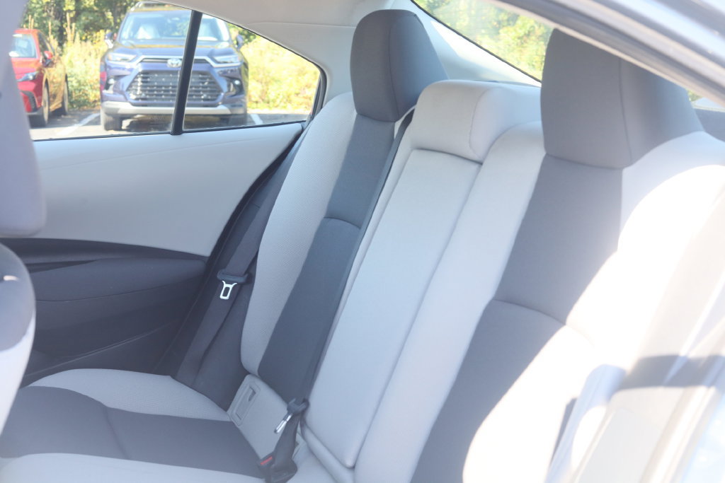 Used 2024 Toyota Corolla LE FWD image 31