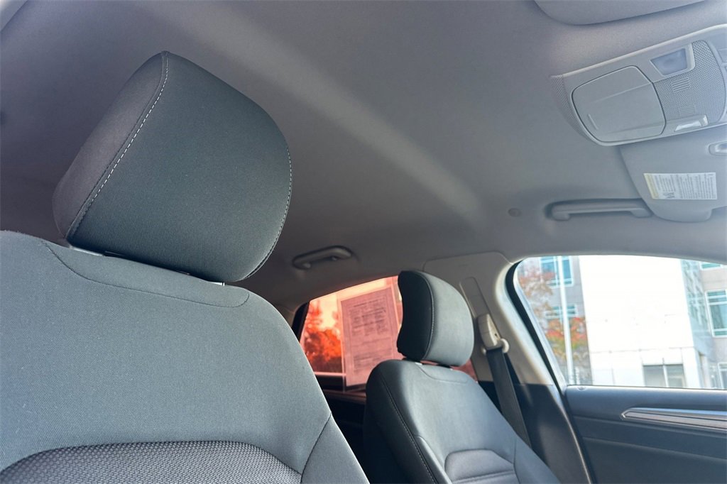 Used 2018 Ford Fusion SE image 16