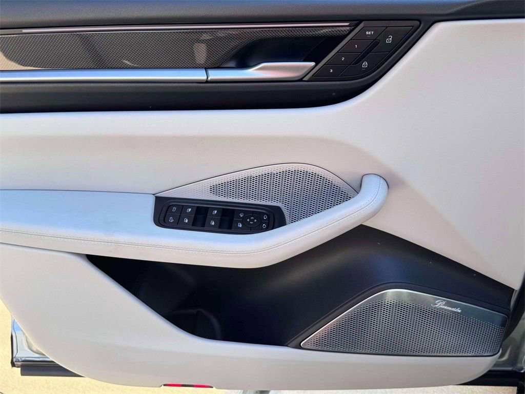 New 2025 Porsche Macan Turbo Electric image 17