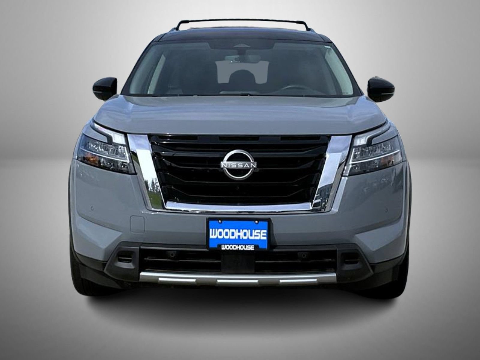 Used 2023 Nissan Pathfinder SL AWD/4WD image 2