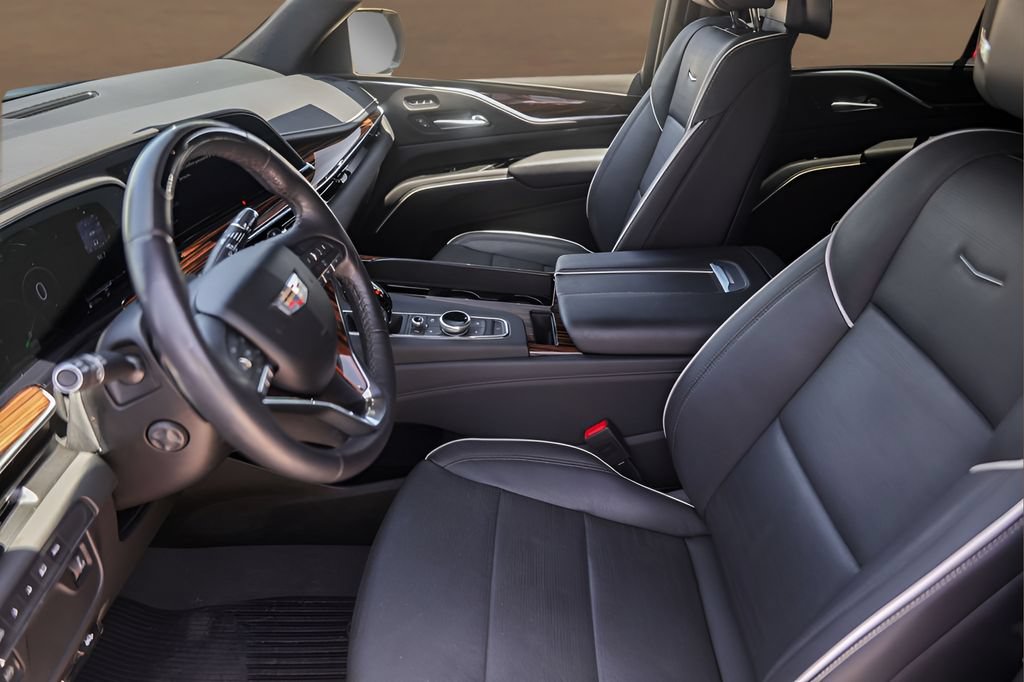 Certified 2023 Cadillac Escalade Premium Luxury w/ LPO, Radiant Package AWD/4WD image 9