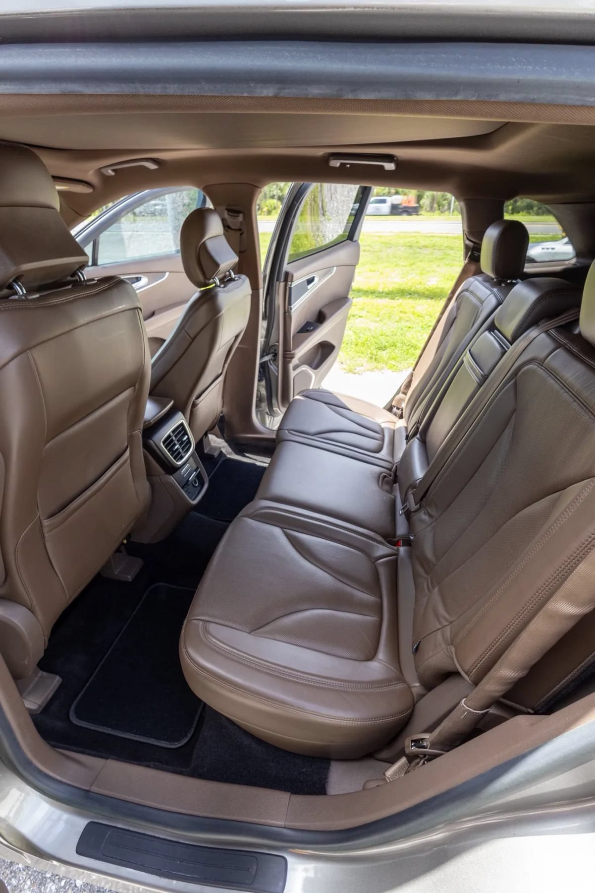 Used 2016 Lincoln MKX Reserve w/ Climate Package AWD/4WD image 8