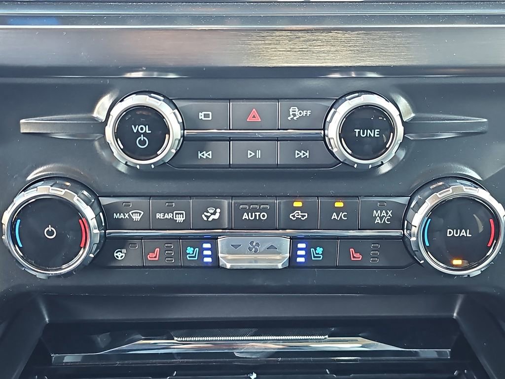 New 2026 Ford F250 Lariat w/ Black Appearance Package image 20