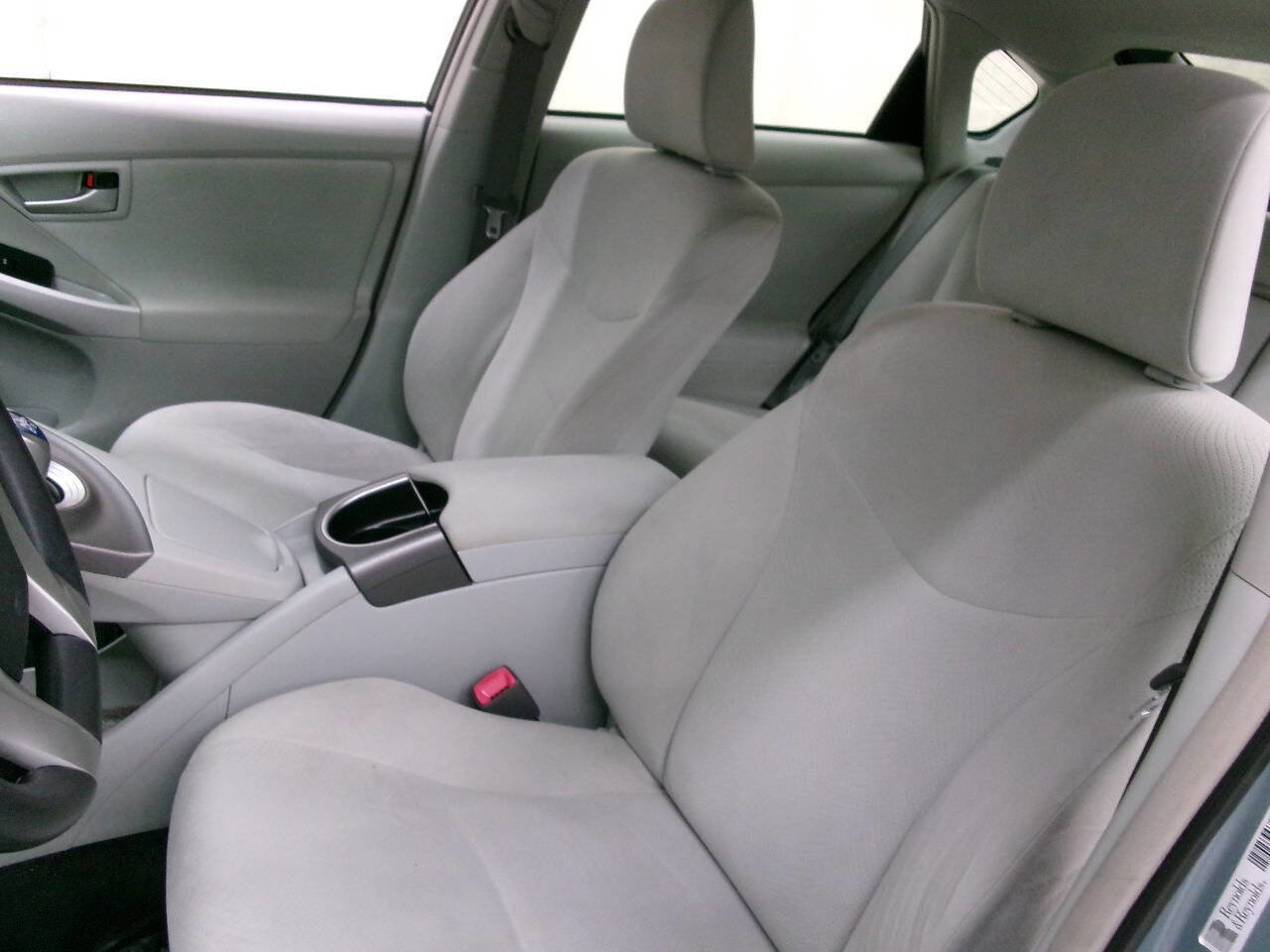 Used 2013 Toyota Prius Two image 16