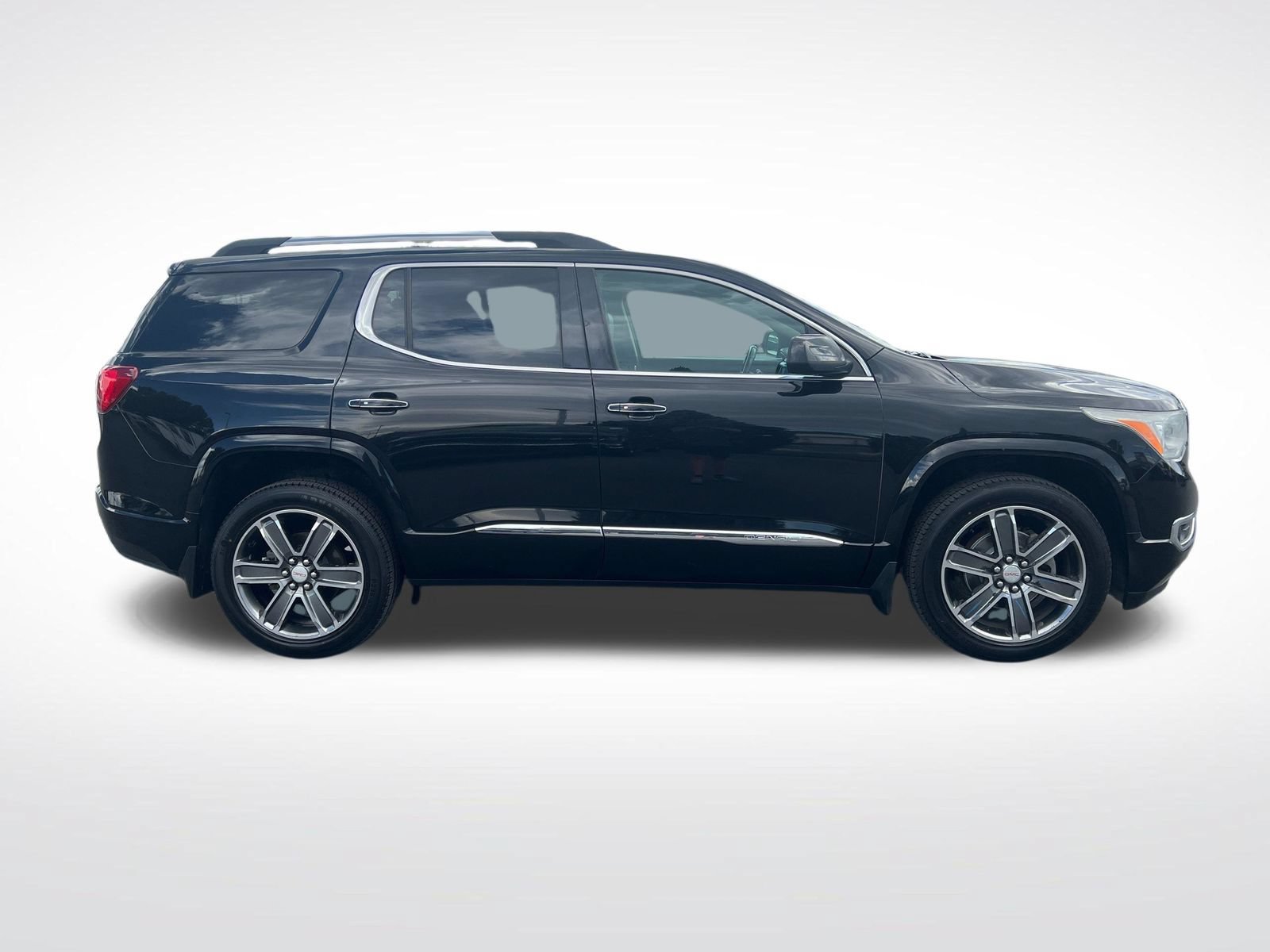 Used 2017 GMC Acadia Denali w/ Technology Package AWD/4WD image 2