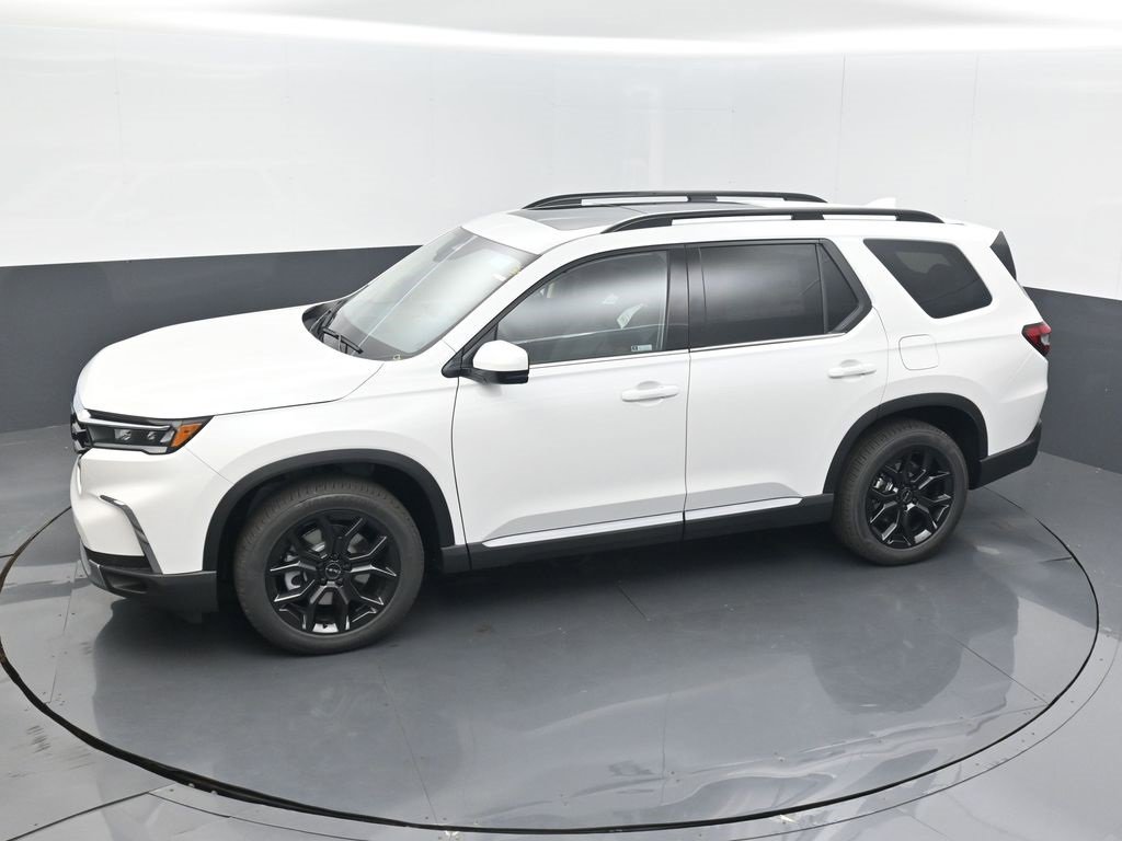 New 2025 Honda Pilot Touring image 12