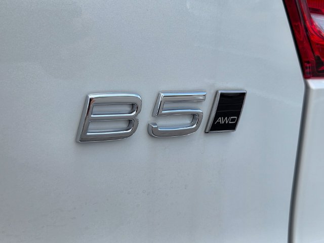 New 2026 Volvo XC40 B5 Plus w/ Protection Package Premier AWD/4WD image 15