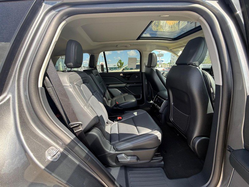 New 2027 Lincoln Aviator Reserve w/ Jet Appearance Package AWD/4WD image 6