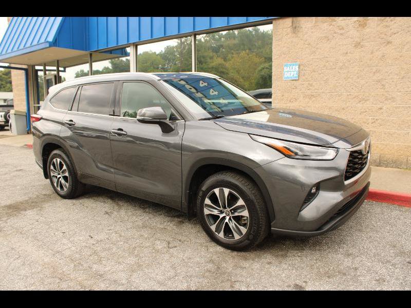 Used 2022 Toyota Highlander XLE